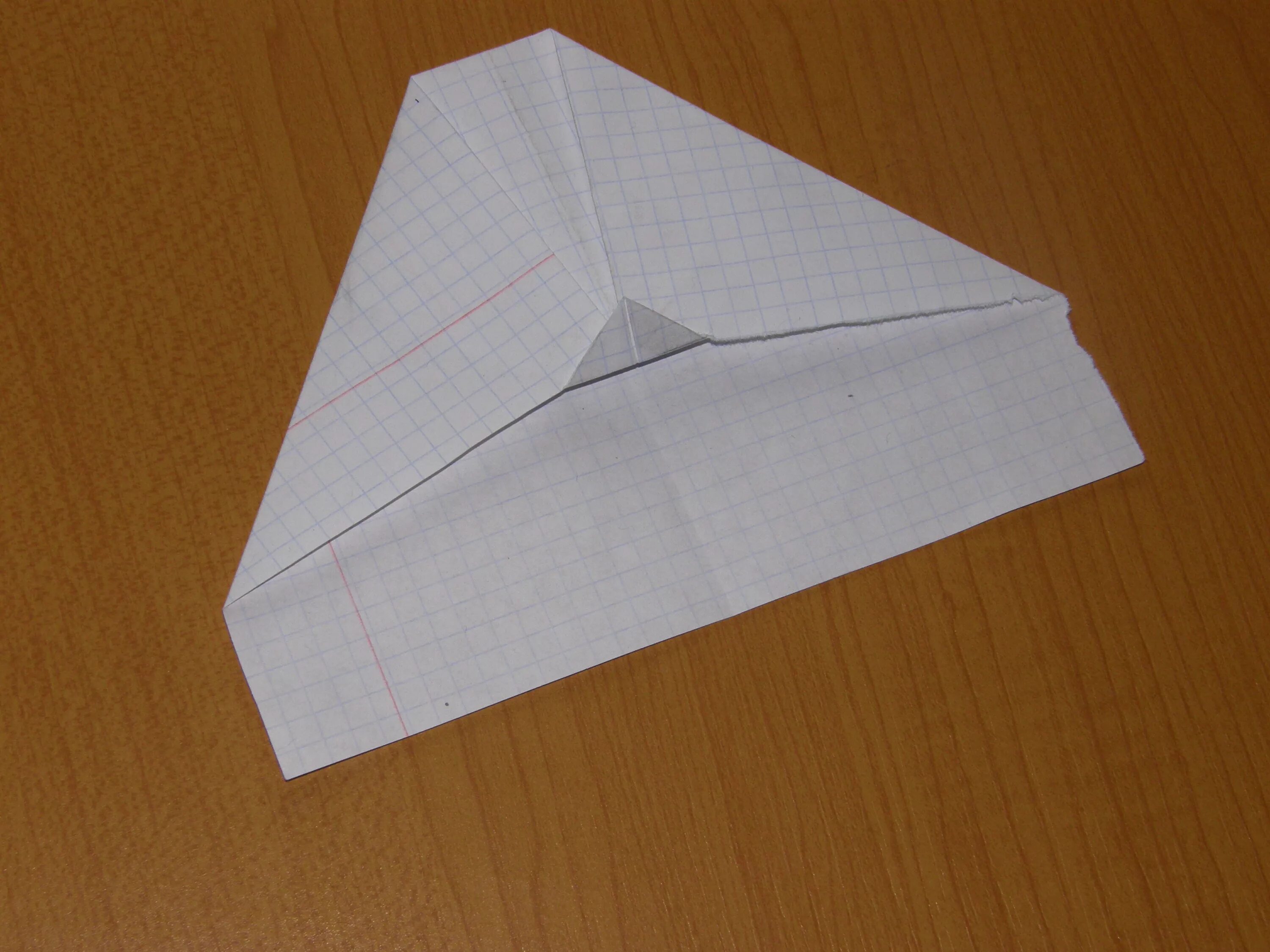 Сделать самолетик из тетрадного листа. Конвертик оригами. Поделки из тетрадного листа. Как делать из тетрадного листа. Лёгкие оригами из тетрадного листа.