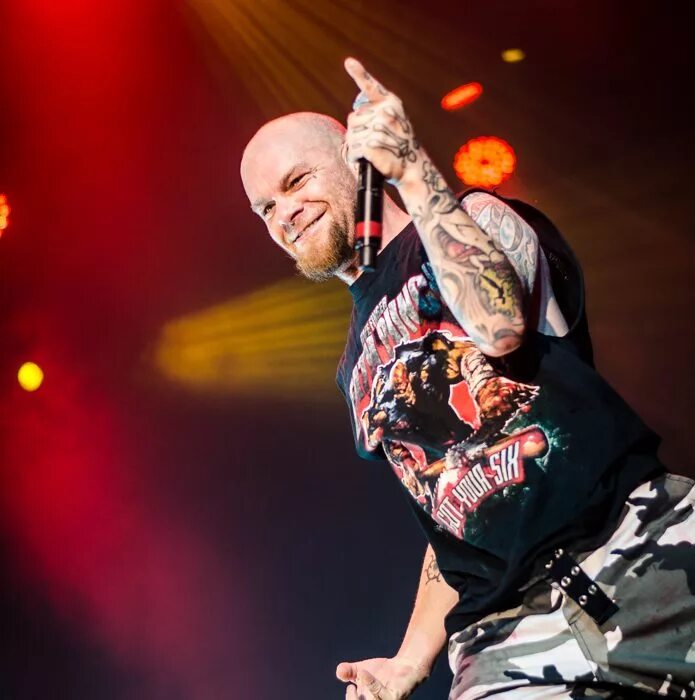Файв фингер дед. Five finger death punch. Five finger death punch 2017. Death punch группа. Группа файв фингерс.