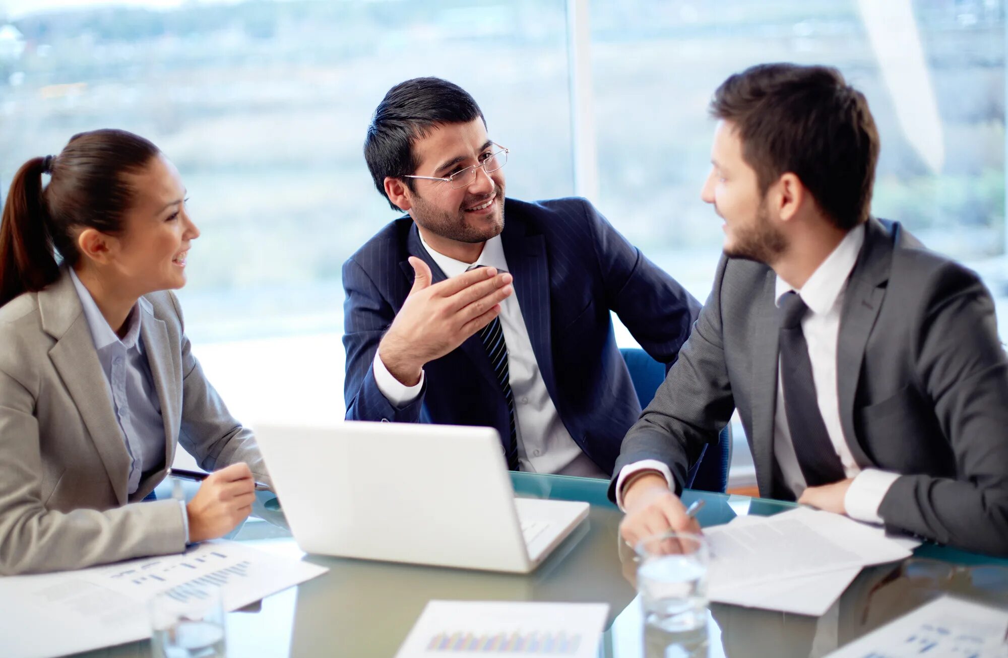 Диалог три человека. Диалог три человека. Невербальное общение людей. Картинки для презентации человечки. Диалог трех людей.