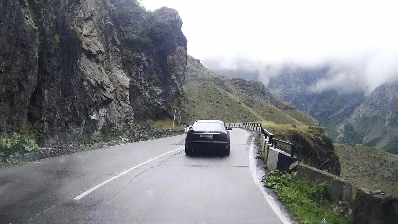 Можно ли в грузию на машине. В горы Грузии на авто. Дорога в Тбилиси на машине. Путешествие в Грузию на машине. Автопутешествие по Грузии.