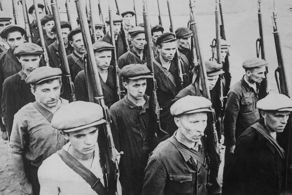 Женщины на фронте великой отечественной войны. Мальчики уходят на фронт 1941. Вов советские военнопленные 1941. Пленные солдаты ркка 1941 г. Как можно попасть на войну.