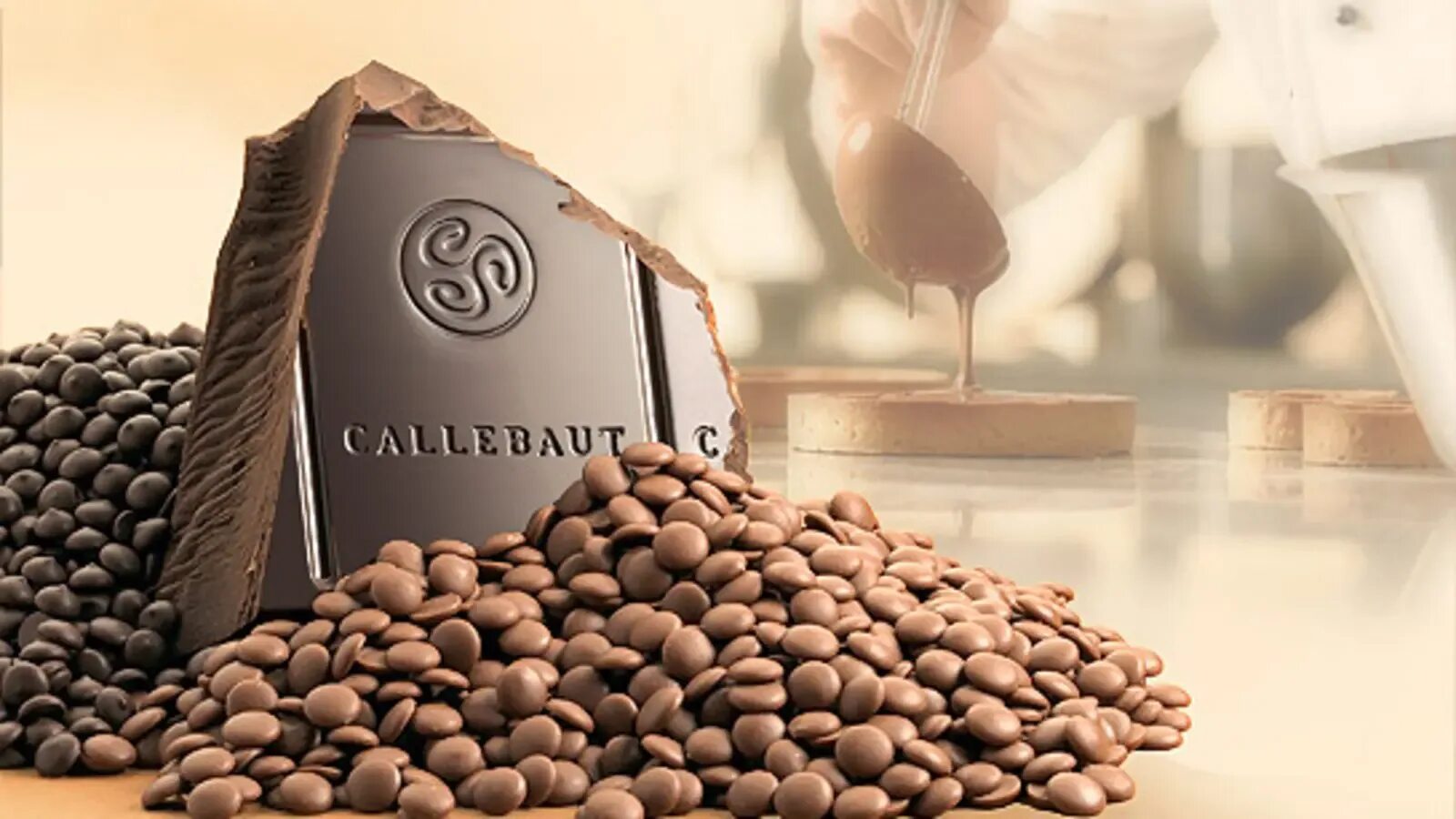 Барри каллебаут раша. Бельгийский шоколад Callebaut. Шоколад Callebaut 823 молочный. Шоколад Каллебаут 2,5. Молочный шоколад Барри Каллебаут.