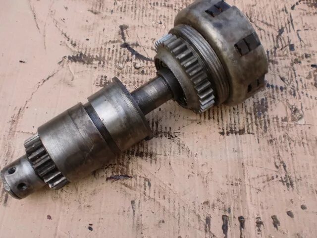 Сцепление пускача юмз 6. Сцепление пускача юмз 6. Редуктор пускового двигателя мтз-80. Регулятор оборотов пускового двигателя пд-10. Муфты редуктор пд-10 юмз.