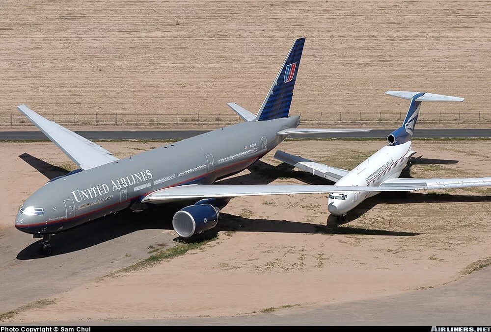 Boeing 777x. Shinko sr777. Самолет эмирейтс боинг 777. Глянцевая ткань. Боинг 777 200 лр.