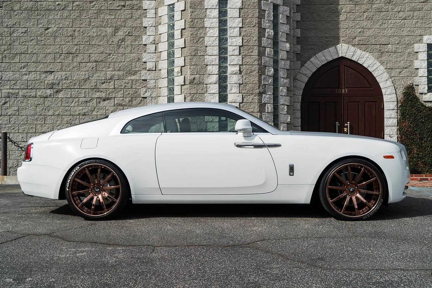 Https r 24. Rolls Royce Wraith диски. Rolls Royce Wraith Forgiato. Rolls Royce Wraith диски r21. Forgiato Wheels Rolls Royce.