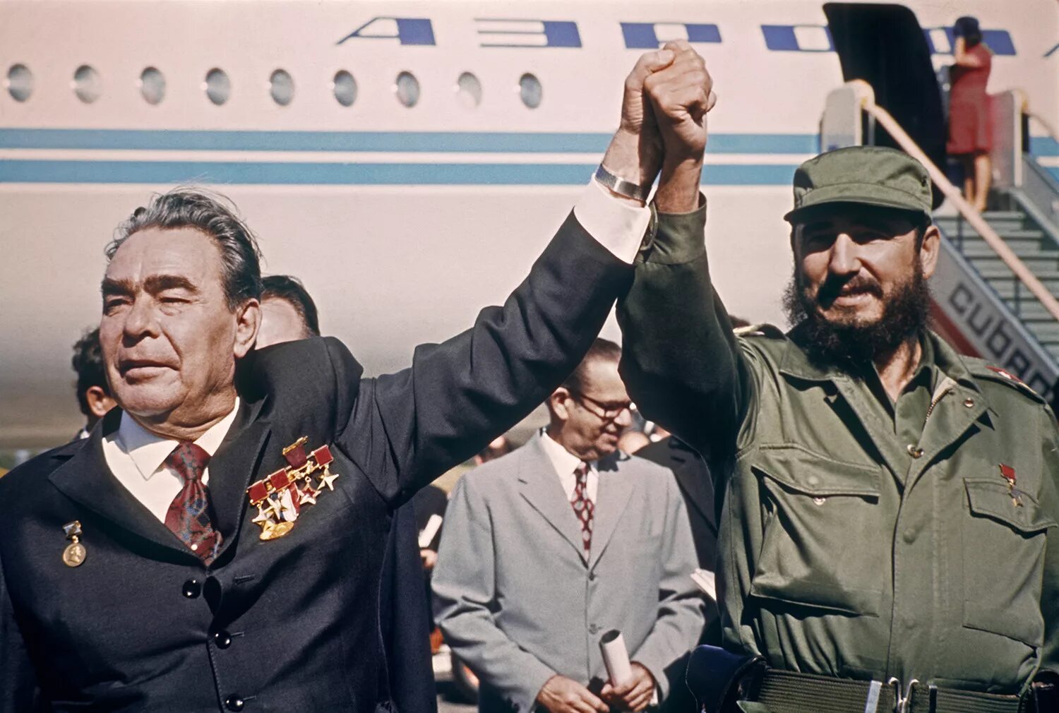 Встреча 1970 куба кастро брежнев и. Кастро брежнев. Кастро брежнев. Кастро брежнев. Встреча 1970 куба кастро брежнев и.