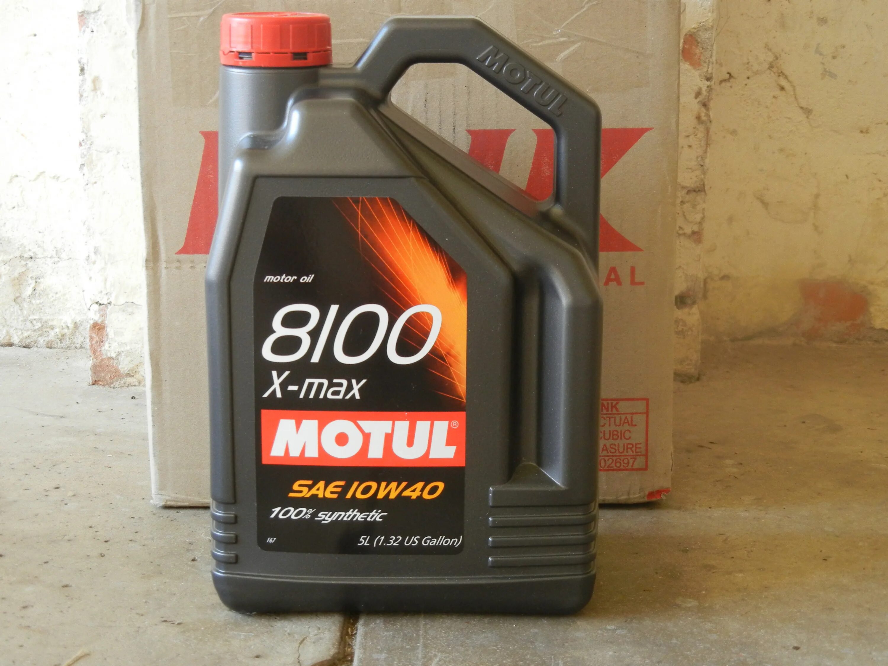 Масло и 40 производитель. Motul 5w40. Motul 5w40 8100. Мотюль 8100 x-Cess 5w40. Мотюль 5w40 двигатель.