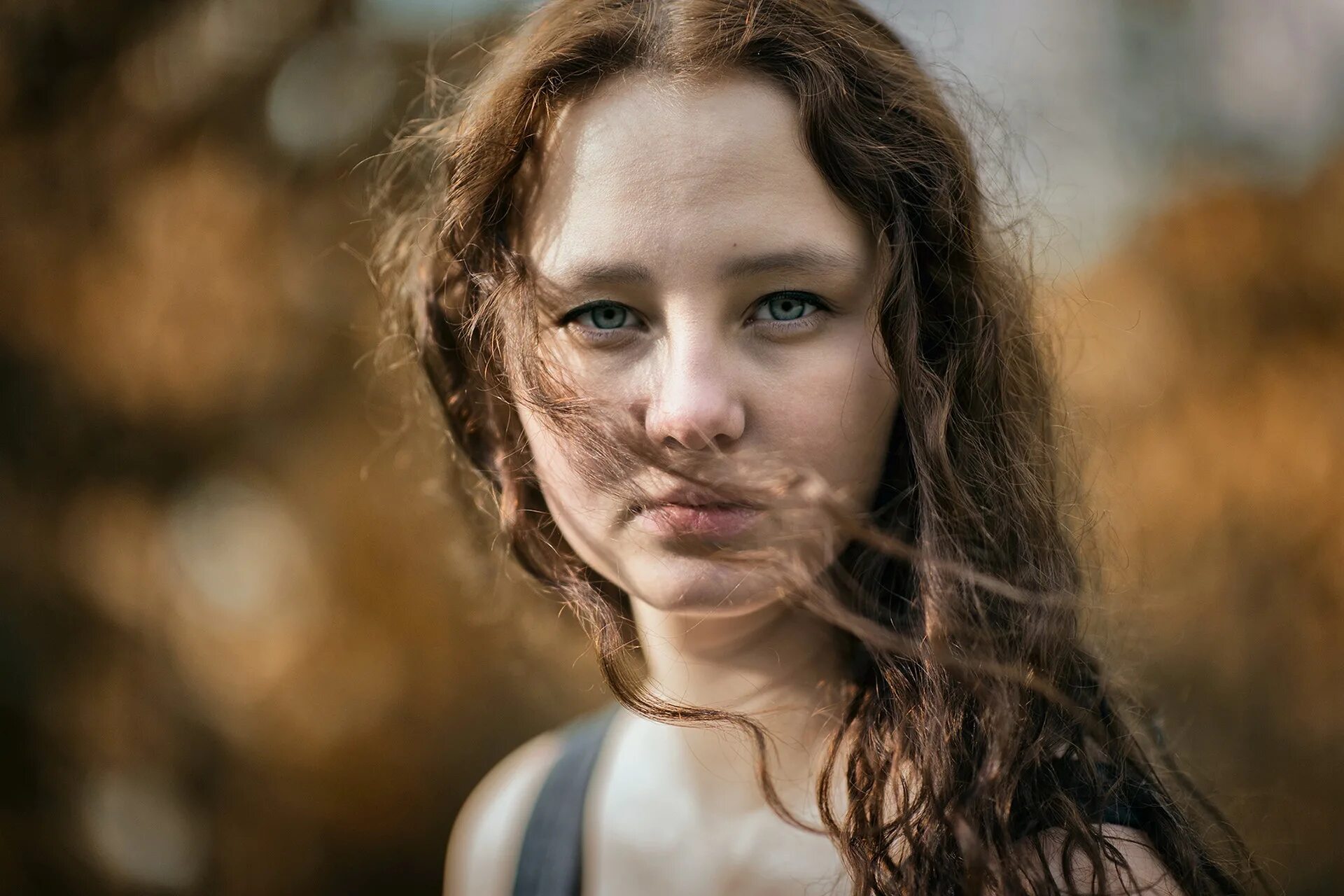 Emma stone portrait веснушки. Девочка со взглядом. Девочка со взглядом. Дмитрий агеев (dmitry ageev). Девочка со взглядом волчицы.