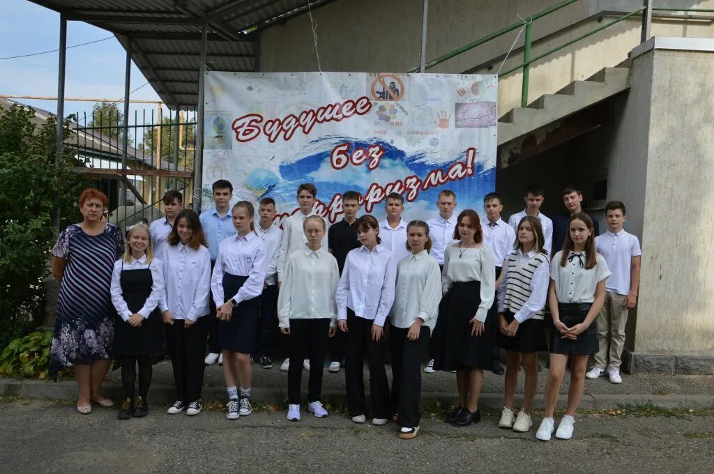 Школа 19 верхнерусское. Школа село верхнерусское ставропольский край. Село верхнерусское школа 19. Верхнерусское школа 19. Село верхнерусское школа 19.