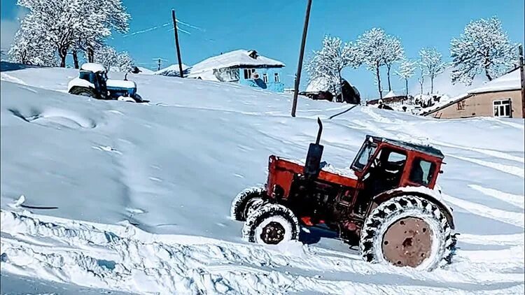Как заводится трактор. Т-40 трактор зимой. трактор зима. холод трактор. трактор по снегу видео.