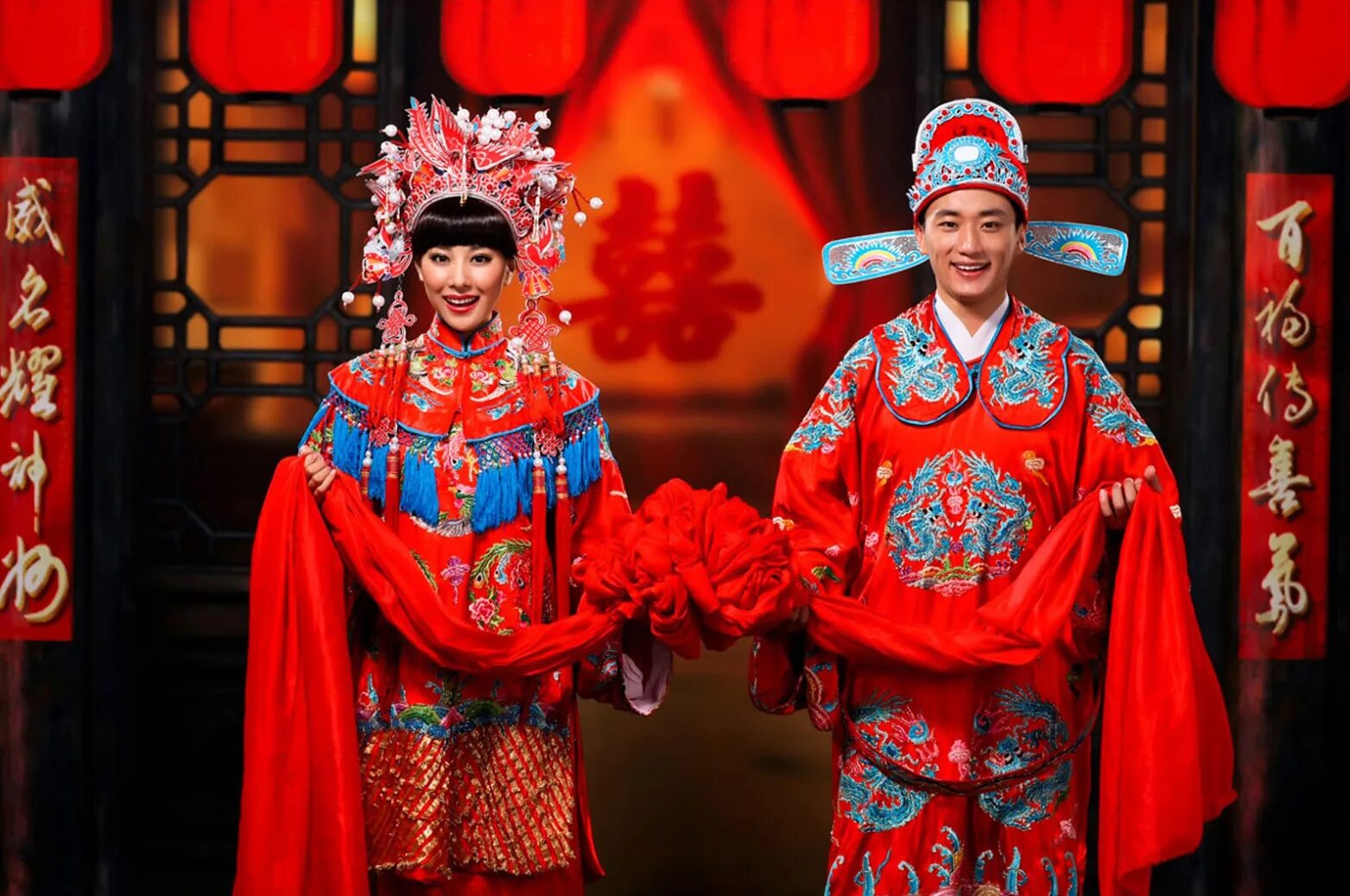 Национальная одежда страны. Китайские традиции. Китайская свадьба традиции. Традиционная китайская свадьба. Китайский свадебный наряд.