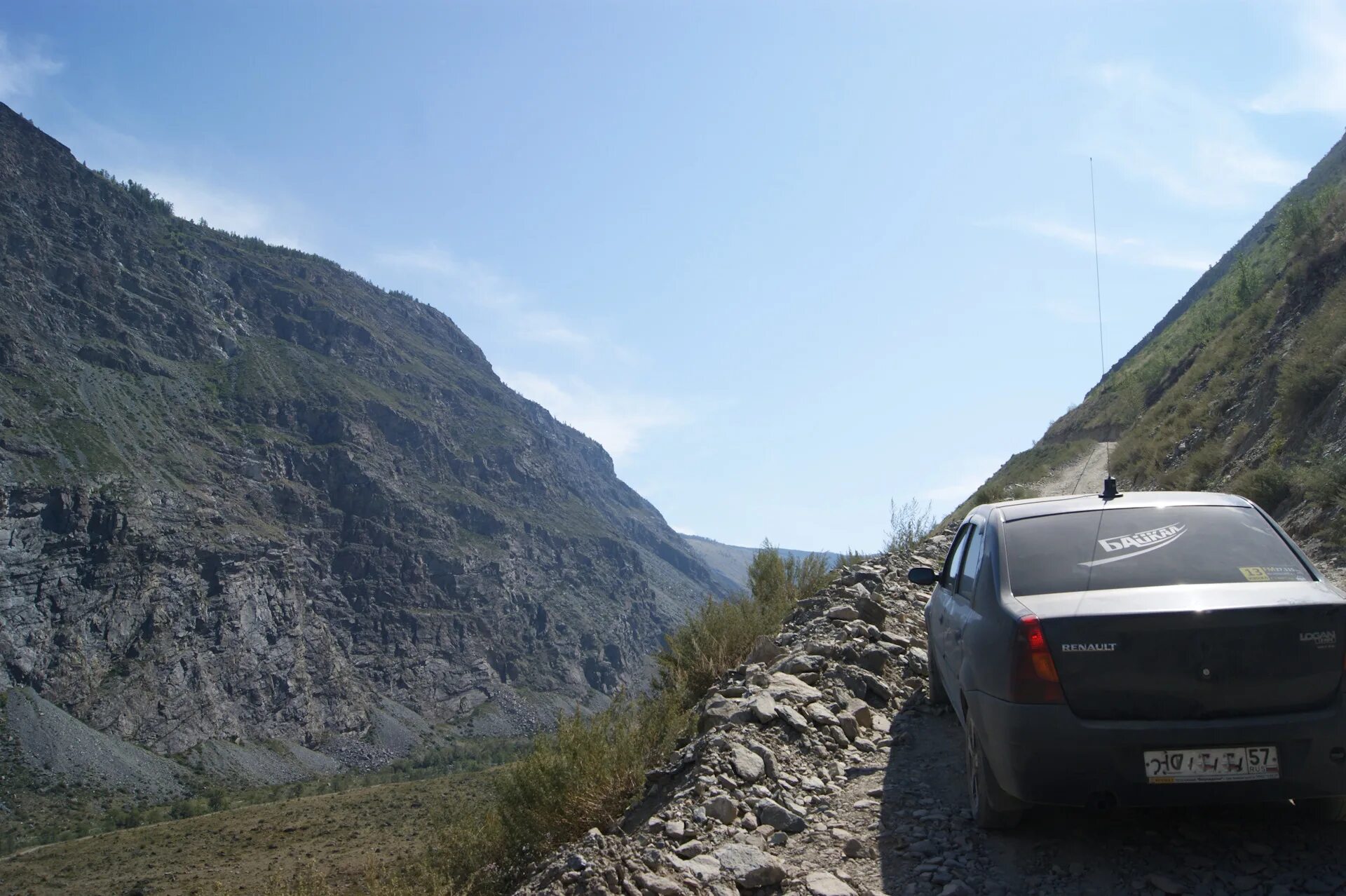 Перевал кату-ярык горный алтай. Перевал в горном алтае кату ярык. Перевал кату-ярык горный алтай. Перевал кату-ярык горный алтай. Кату-ярык перевал дорога.