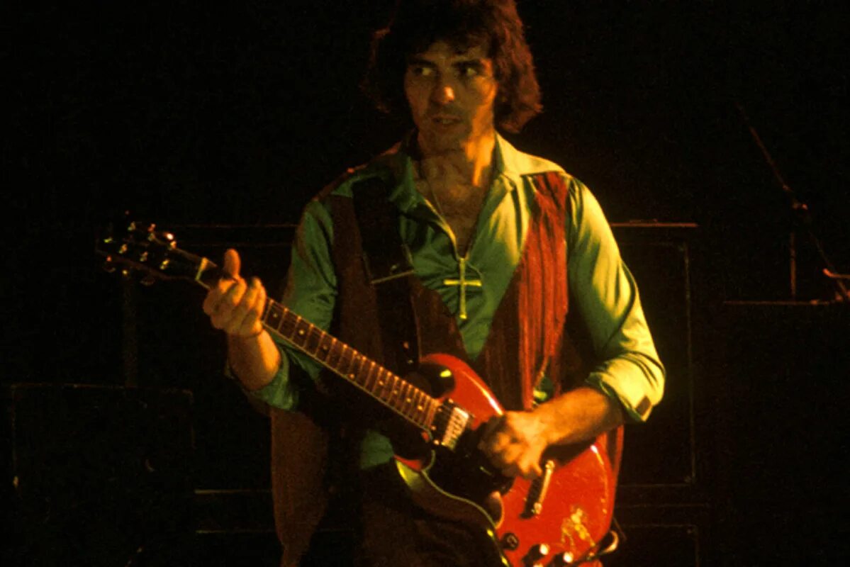Tony iommi monkey. Тони айомми. gibson tony iommi. gibson sg tony iommi. гитарист блэк саббат.