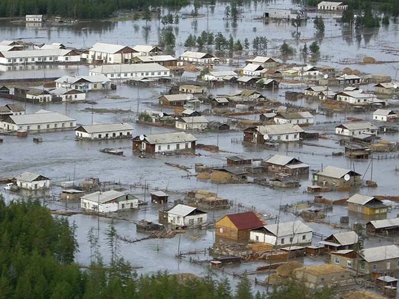 Города где наводнение. Витим поселок Якутия. Олекминск наводнение 2001. Затопление Ленска в Якутии. Ленск 1998 наводнение.