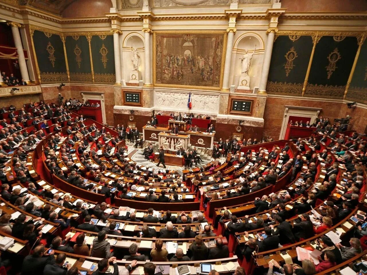 Национальное собрание является. Национальное собрание является. Заседание национального собрания франции. Национальное собрание является. Верхняя палата парламента франции.