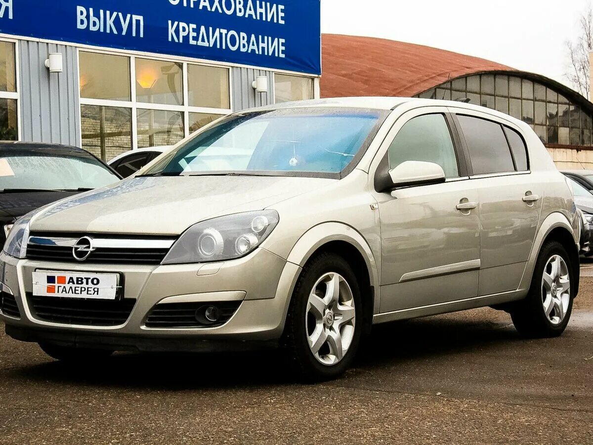 Opel astra h 2006 хэтчбек. Opel astra 2006 год. Машина опель серебристого цвета. Astra 2006. Astra 2006.