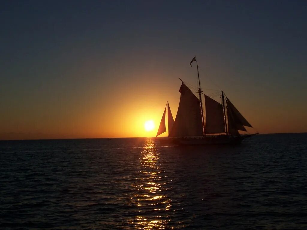 Cross sailing