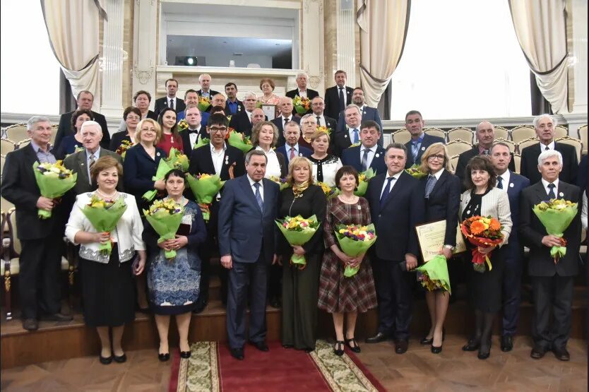 Награждения в Российской Академии наук. Награждение гос премией НСО. Почетный работник культуры Новосибирской области. Награждение работников торговли Новосибирс.