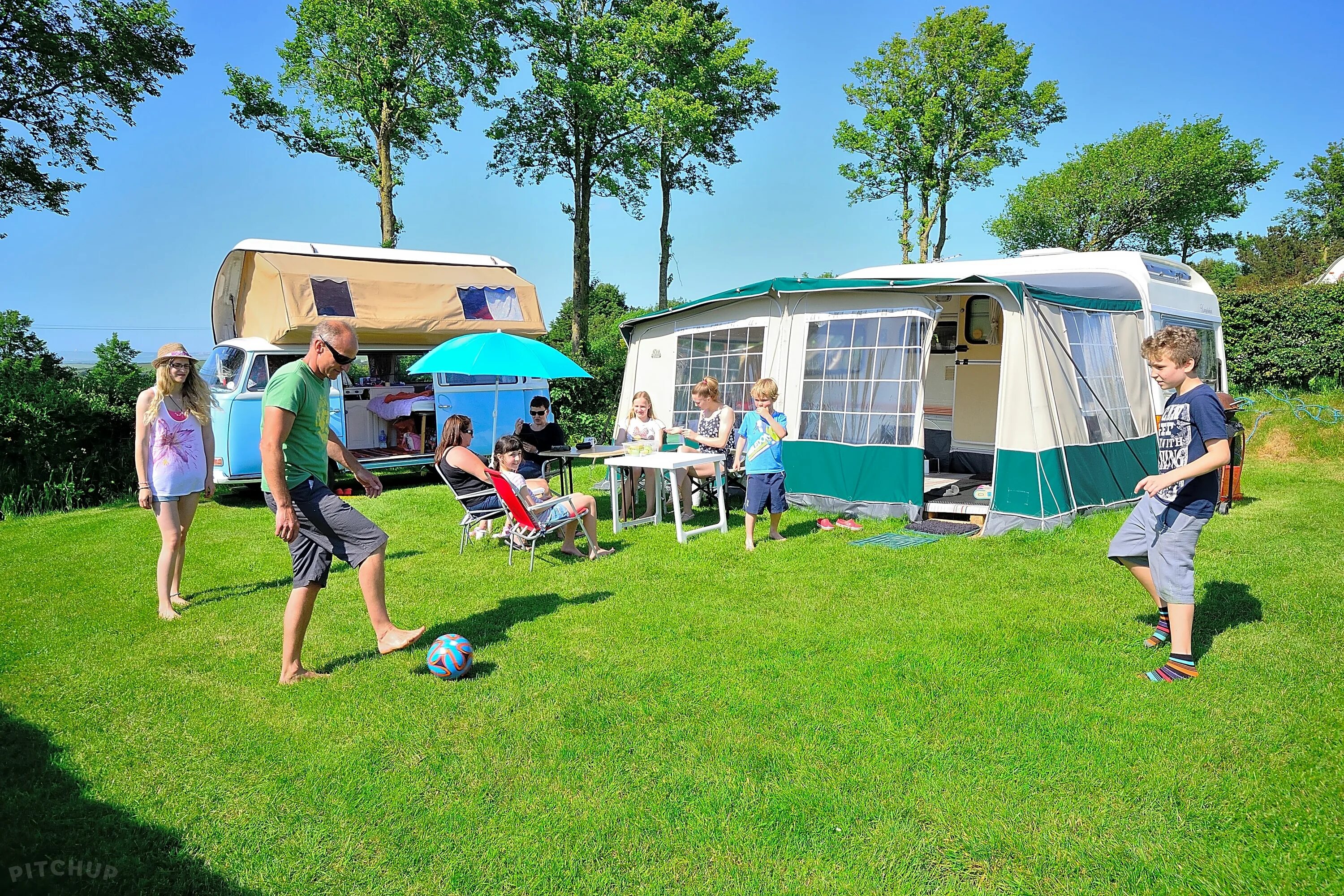 Кемпинг парк. Кемпинг Холидей парк. Питч кемпинг. Caravan Holiday. Camping park