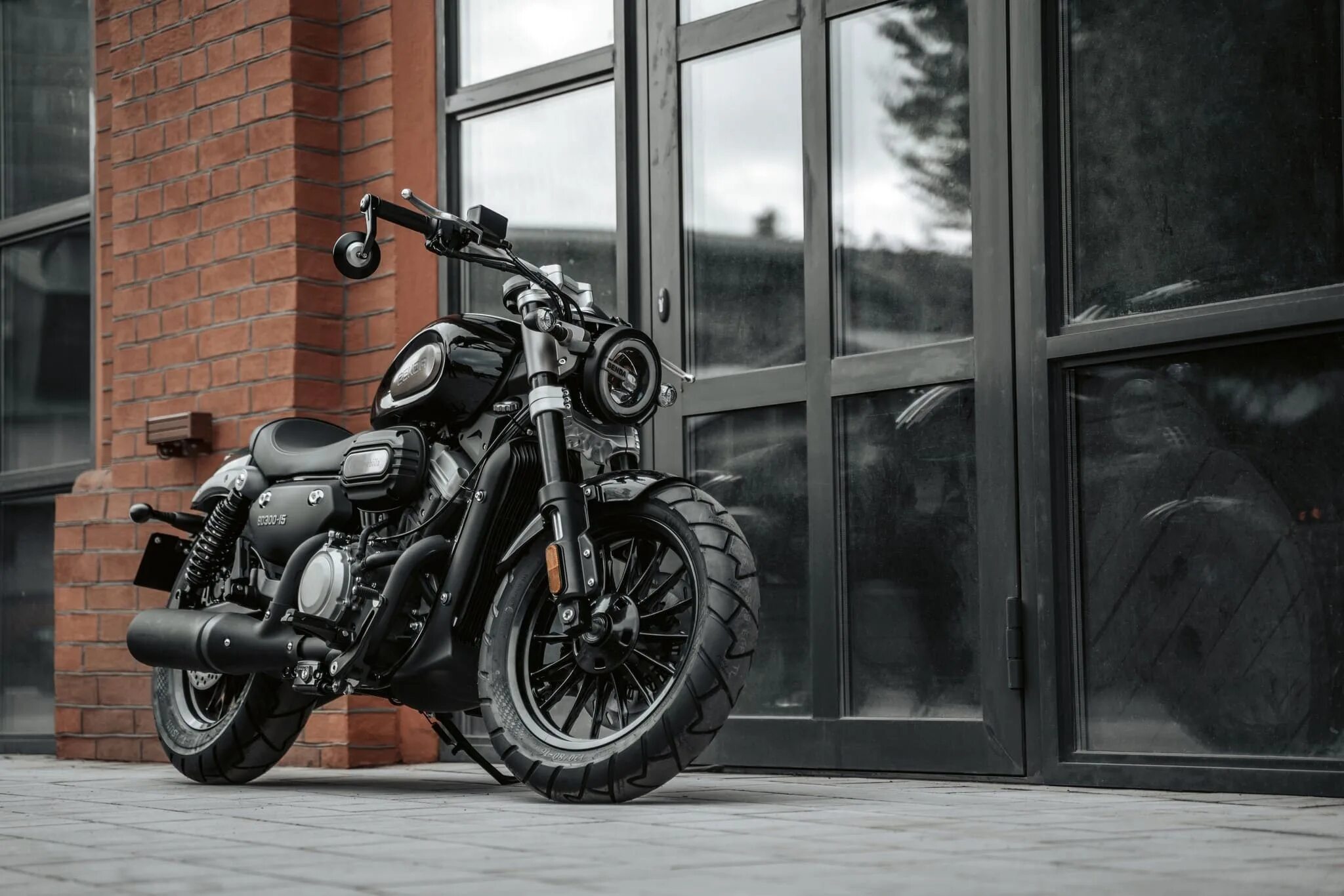 Роял энфилд gt 650 серебристый. Бенда 125 мотоцикл. Мотоцикл benda 125 funrider. Мотоцикл chinchilla 300. Роял энфилд 650.