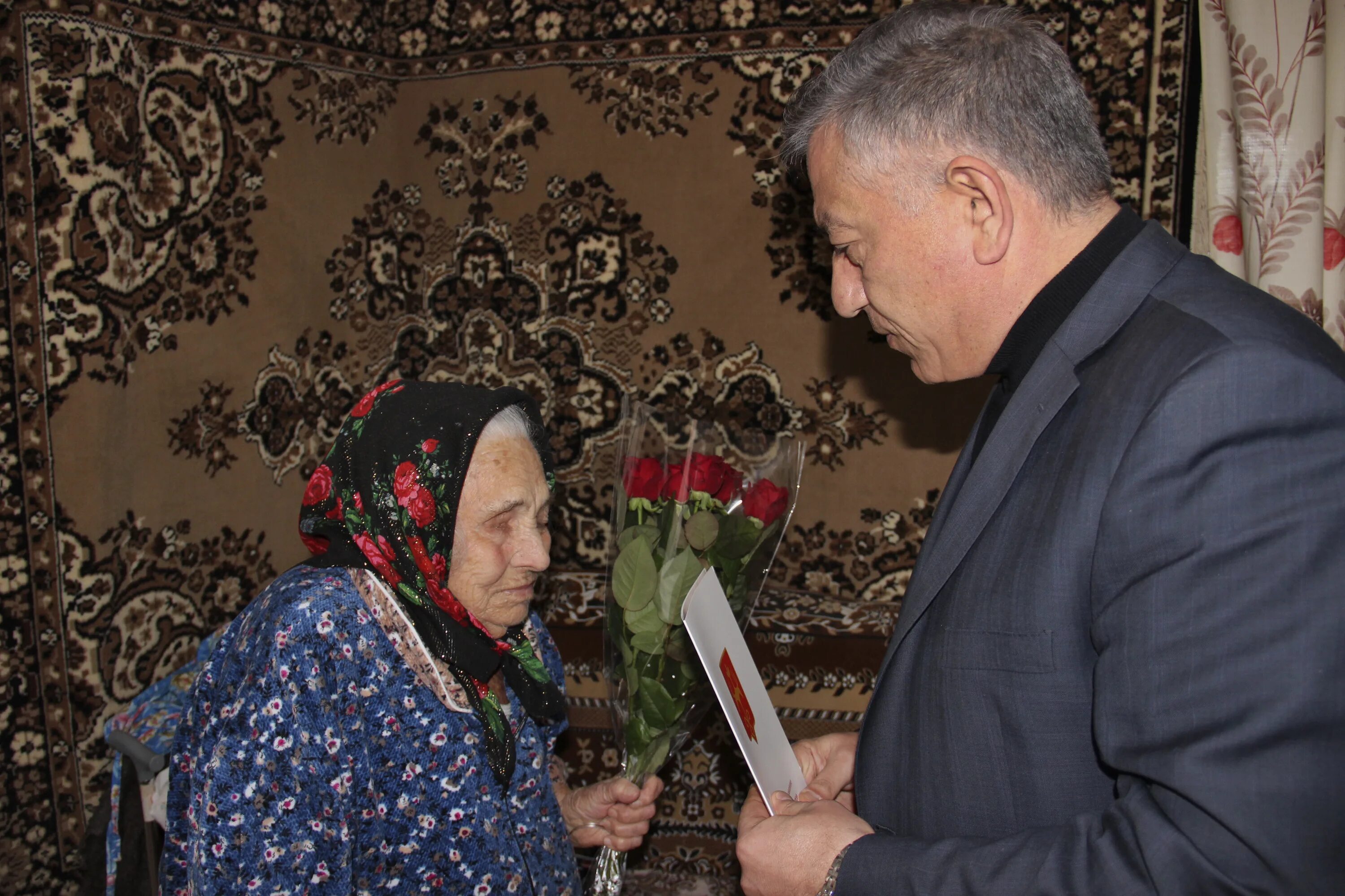 Фотографии посвящённые дню победы. Майкоп в мае. Майкопская и ветеранов майкоп. Ветераны майкопа. Майкопская и ветеранов майкоп.