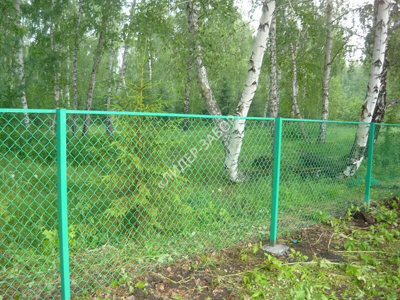 Забор из сетки рабицы непрозрачный купить в Москве Цены с установкой под ключ