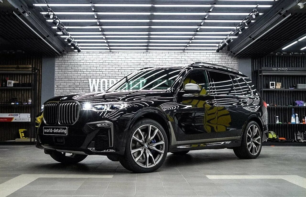 BMW x7 детейлинг. Хаки цвет БМВ x7. БМВ x7 оклейка. BMW x7 Renegade.