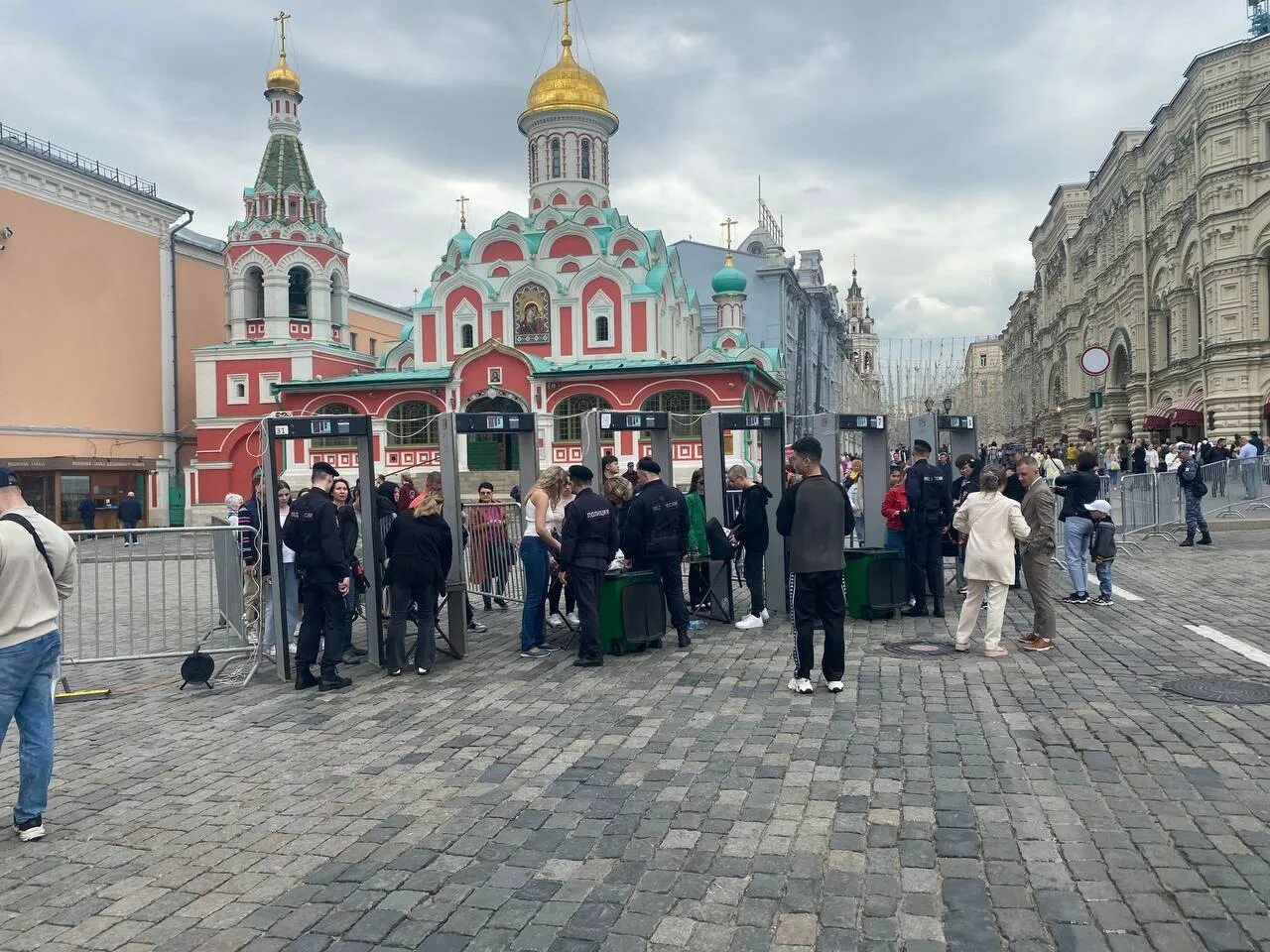 Почему перекрыли красную площадь сегодня. Красная площадь. красная площадь фото. концерт на красной площади. площадь москвы.