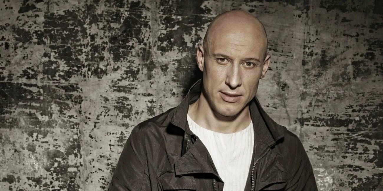 Денис майданов группа. Денис майданов арендованный мир. Денис майданов. Майданов я возвращаюсь домой. Видеоклип дениса майданова я богат.