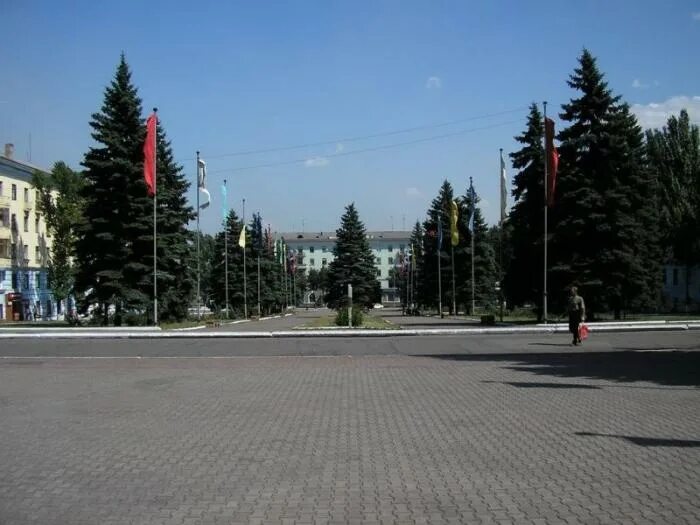 Енакиево донецкая область. Население енакиево. Орджоникидзе енакиево. Фантан в городе в енакиево. Город енакиево донецкой области.