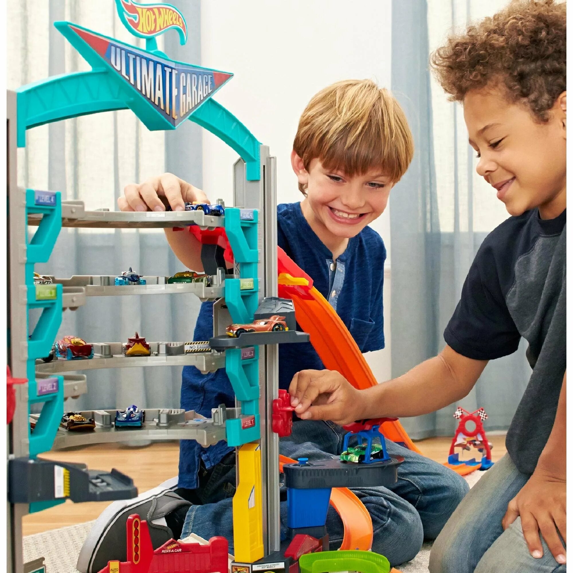 Hot wheels дети играют. Mattel гараж hot Wheels: Ultimate Garage cmp80. Игровой набор hot Wheels Ultimate Garage, cmp80. Невообразимый гараж хот Вилс cmp80. Hot Wheels гараж hot Wheels: Ultimate Garage cmp80.