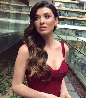 Alisa dirilis красные бутоны