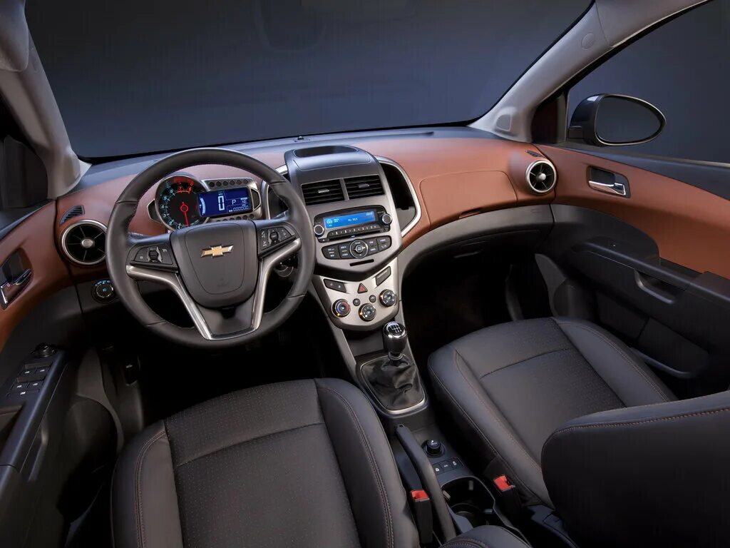 Chevrolet cruze 2012 салон. Шевроле круз черный салон. Салон шевролет. Шевроле авео седан салон. Chevrolet cruze хэтчбек салон.