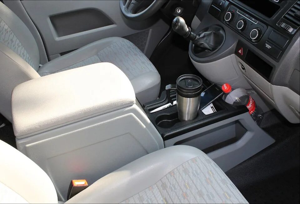 Консоль между сиденьями. Подлокотник тойота секвойя 2. Консоль под 2 din на панель на subaru forester sf 5. Подлокотник vw t5 multivan. Подлокотник vw t5 transporter.