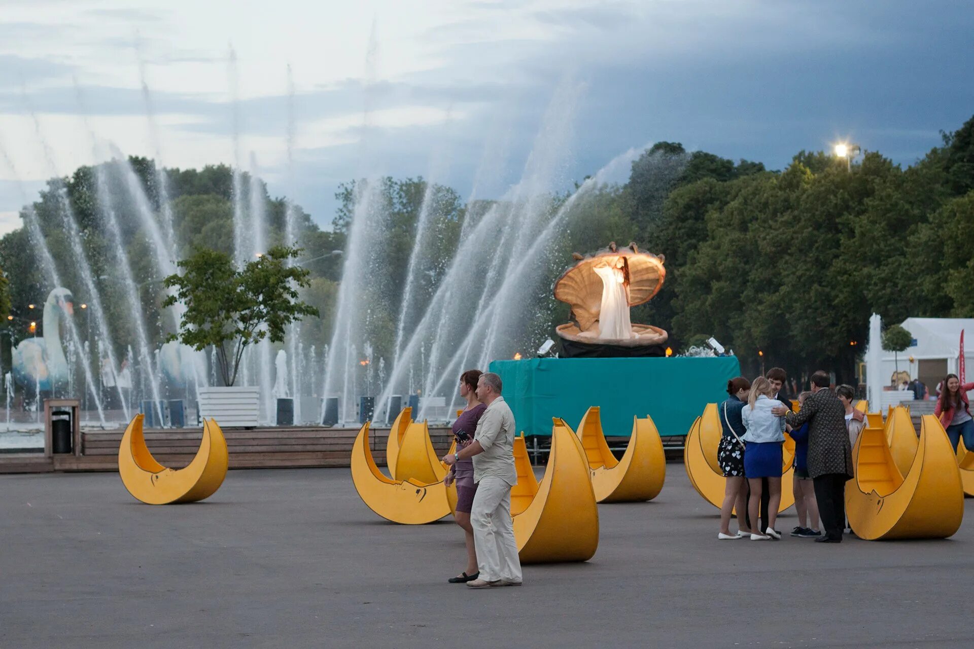 Московское горький парк. Парк Горького Москва. Парк культуры Горького Москва. Парк Горького 2010. Парк Горького Москва 2023.