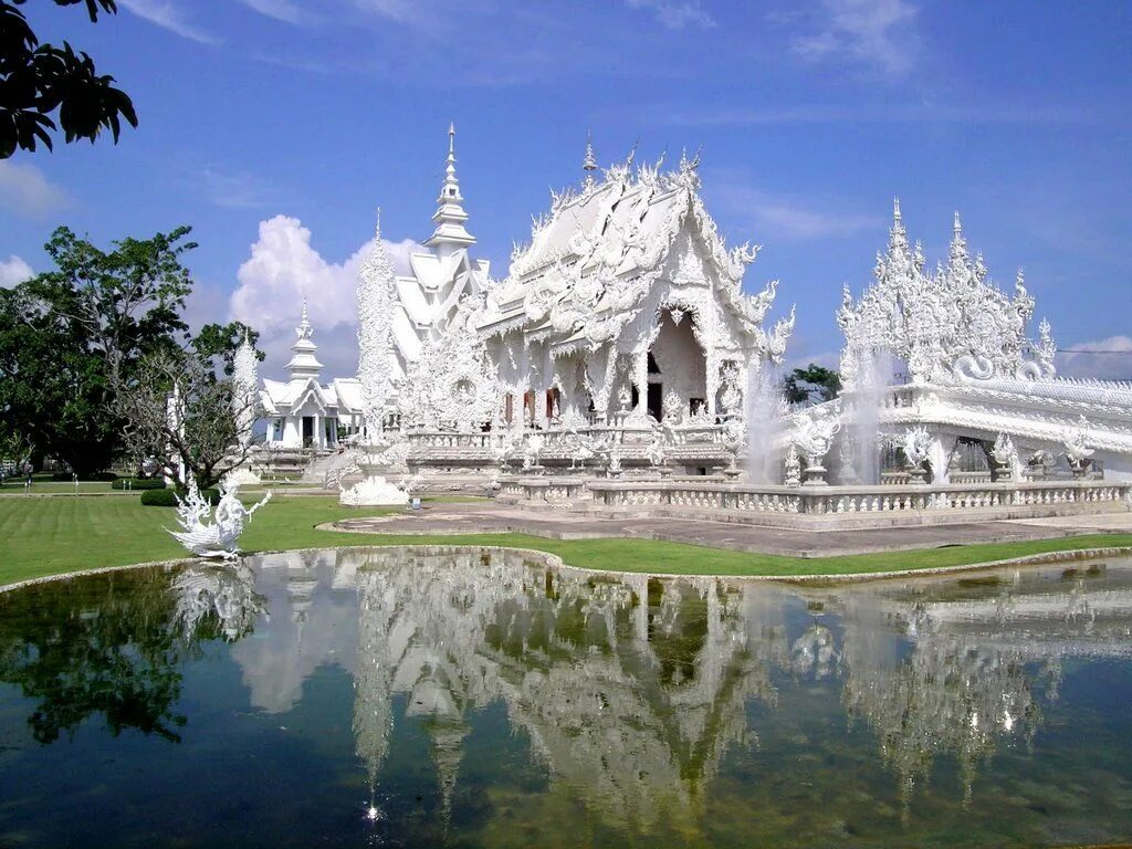 Temple city. Белый храм Таиланд. Храм ват Ронг Кхун. Чиангмай. Чиангмай Таиланд храм.