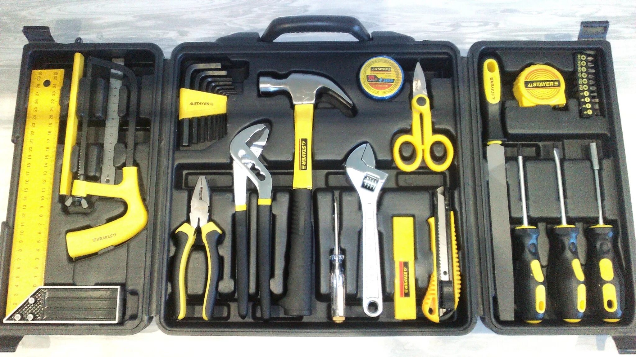 наборы инструментов в чемодане фирмы. набор инструментов электрика fit 65137. набор инструментов омбра омт 101 s. Makita p-90532. наборы инструментов в чемодане фирмы.