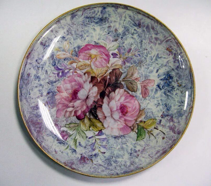 Обратный декупаж тарелки. Декупаж стеклянной тарелки. Декупажные тарелки. Обратный декупаж. Обратный декупаж.