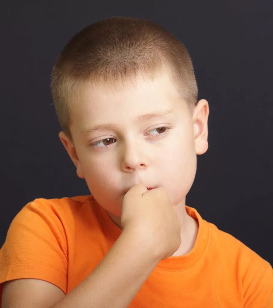 Заговор чтобы не грызть ногти. Консультация для родителей ребенок грызет ногти. Как отучиться грызть ногти детям 10 лет. Ребёнок грызёт ногти как отучить. Заговор чтобы ребенок не грыз ногти.