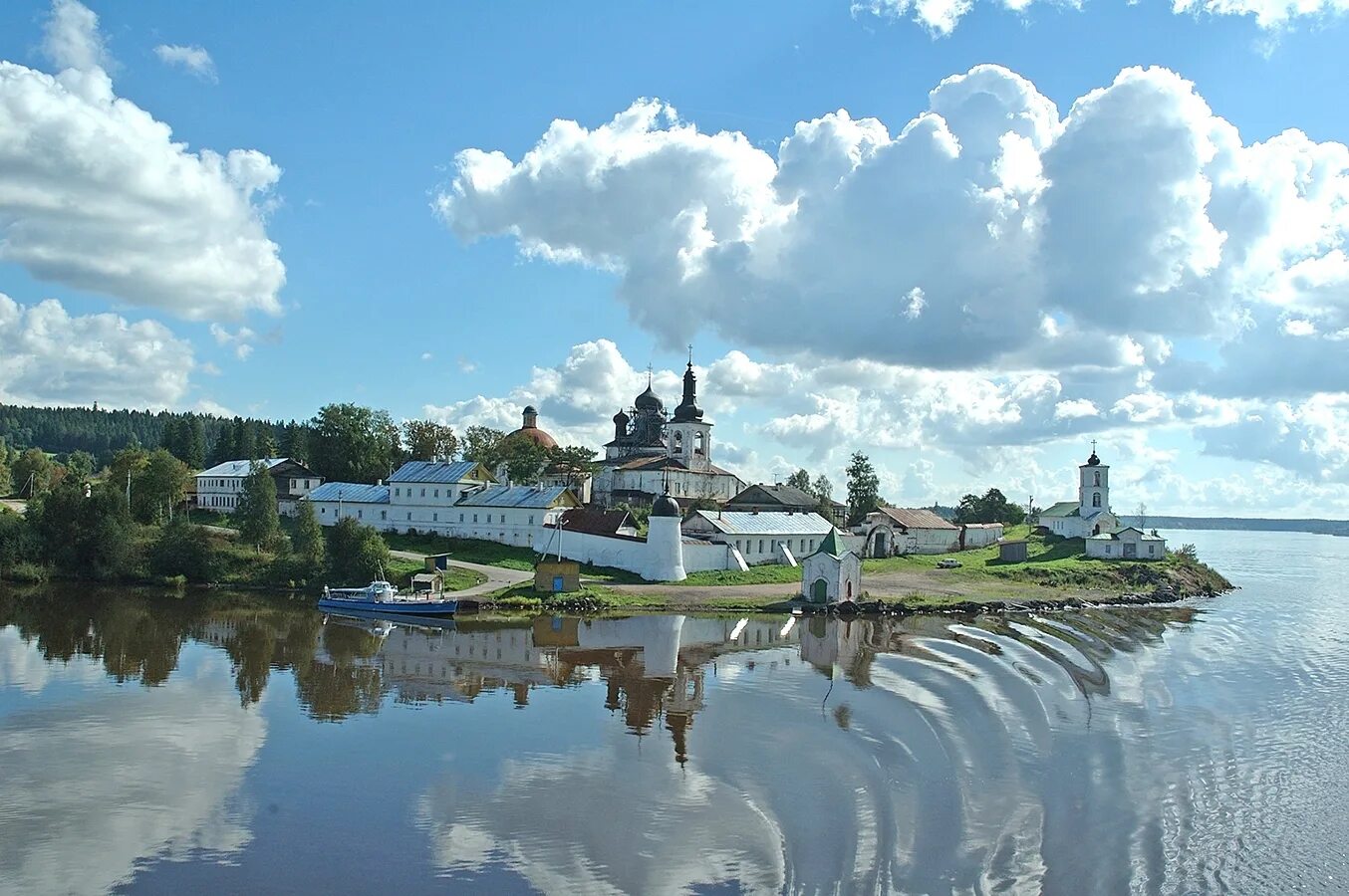 Когда подплываешь к елабуге. Городище елабуга. Елабуга достопримечательности шишкинские пруды. Шишкинские пруды, елабуга, набережная улица. Реконструкция ипподрома в москве проект.