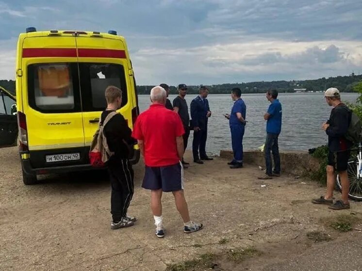 Глубина яченского водохранилища калуга. Пляж в александро невском рязанская область. Яченское водохранилище в калуге. Андреевские пруды калуга. Калуга утонул.
