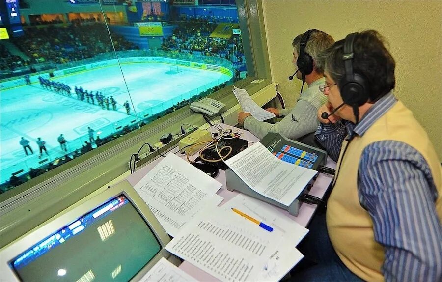 дмитрий губерниев. футбольный комментатор. константин генич. спортивный комментатор. брайан мур.