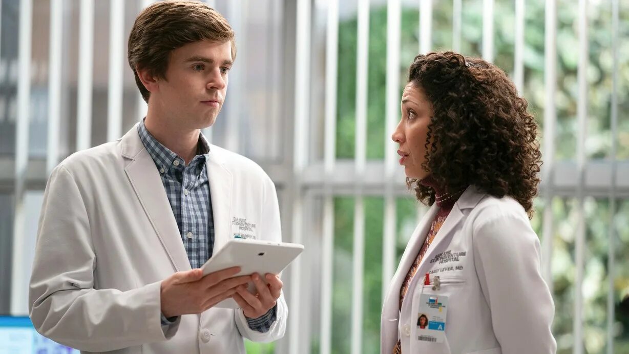 Екатерина тенгизовна семёнова 2017. Больше чем врач 4. Хороший доктор 4 сезон клэр. Больше чем врач 4. Уилл хороший доктор.