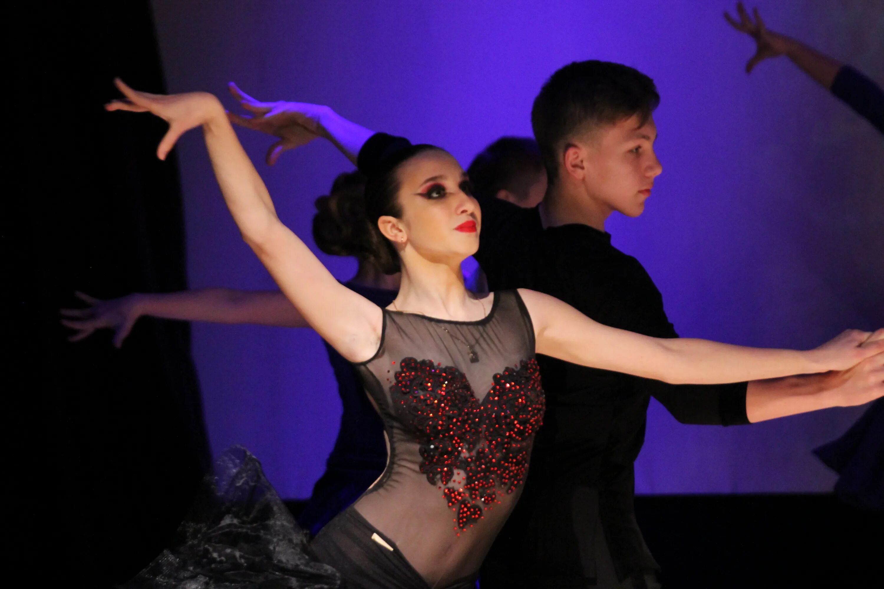 студия танца браво. драйв танец. образ студента танец. колледж искусств иркутск иокк. танцевальные залы.