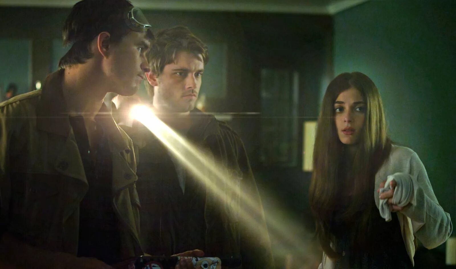 The end john. John dies at the end. Чейз Уильямсон. 2012 The end фильм 2010.
