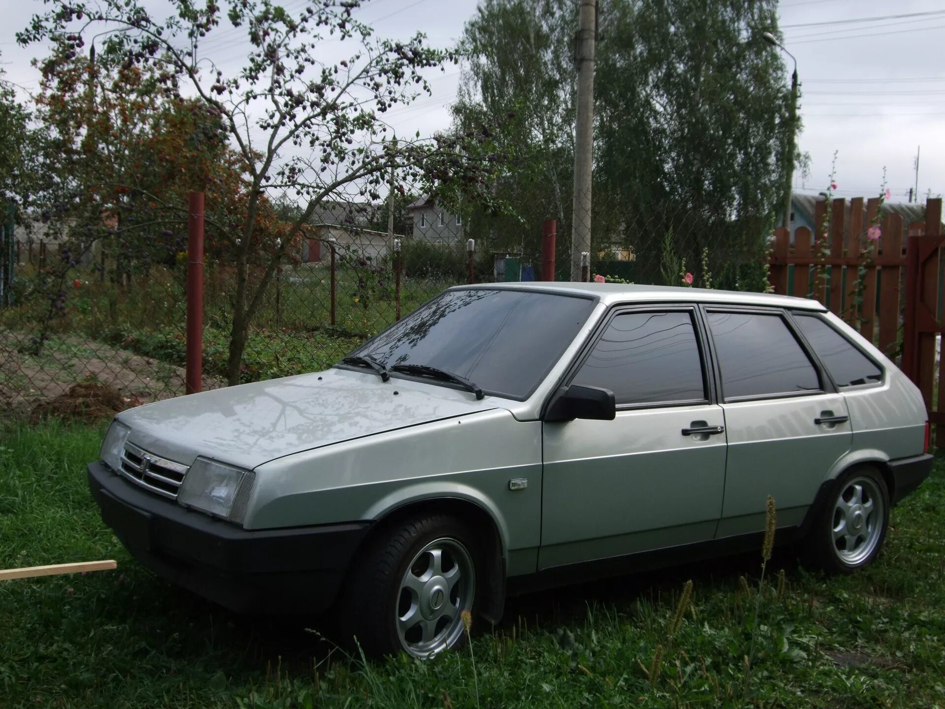 Бронзовая машина б,у. Машины б/у Вологда. Хвойная авито продажа б у авто. Купить машину бу во Владикавказе на авито недорого. Машина б у иванове