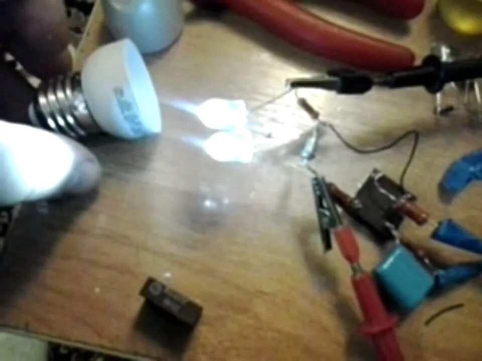 Как переделать лампу на вольт. Лампа светодиодная 12 220 вольт. Как переделать лампу на вольт. Переделка светодиодной лампы с 220 на 12 вольт. Как переделать лампу на вольт.