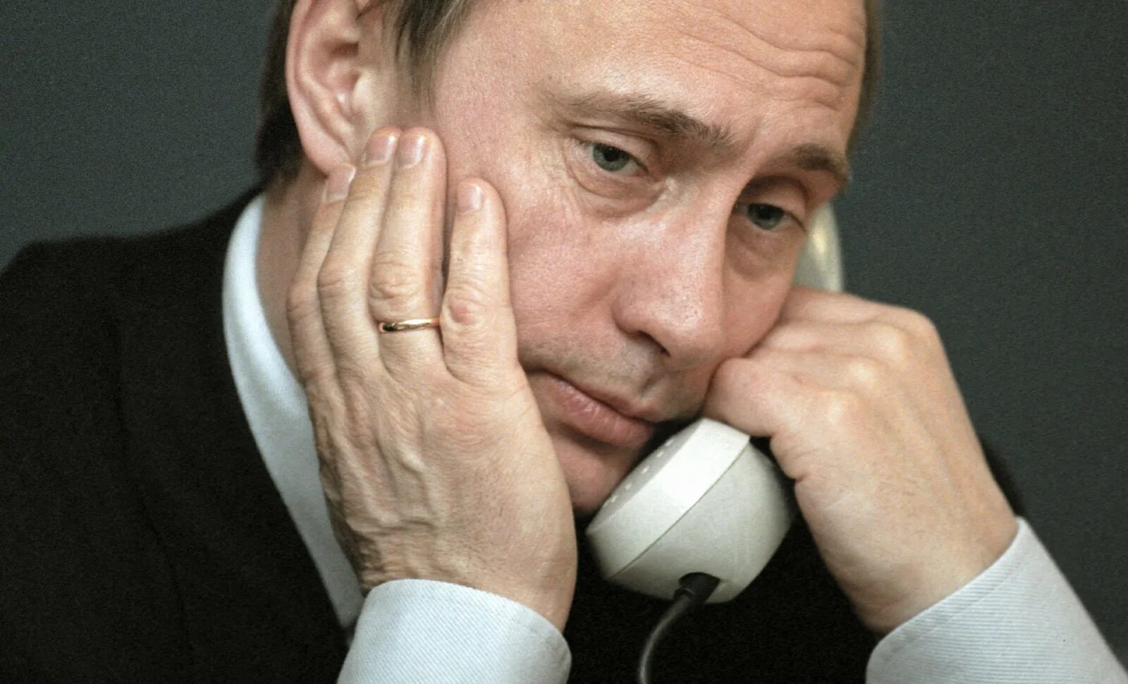 Лица президента. Ногти Путина. Руки президента. Руки Путина маникюр. Ладонь Путина.