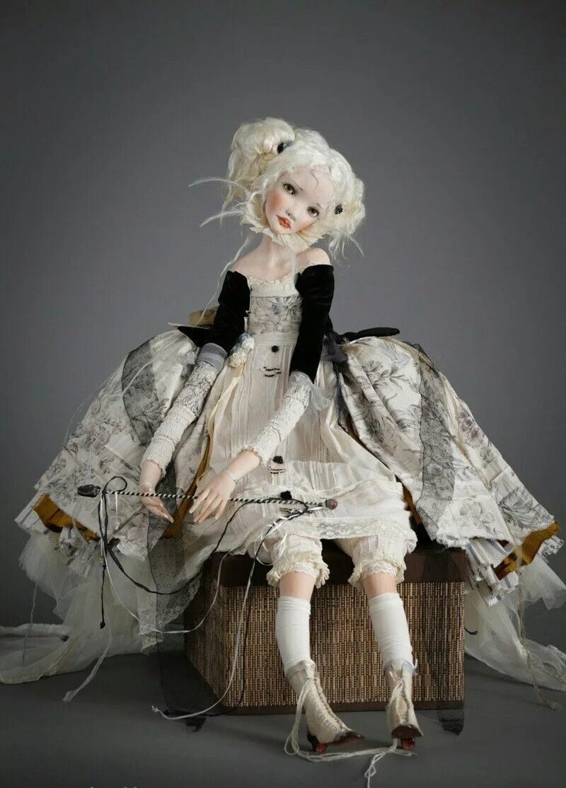 Alisa Filippova Dolls Textile art dolls, Beautiful dolls, Nature art prints