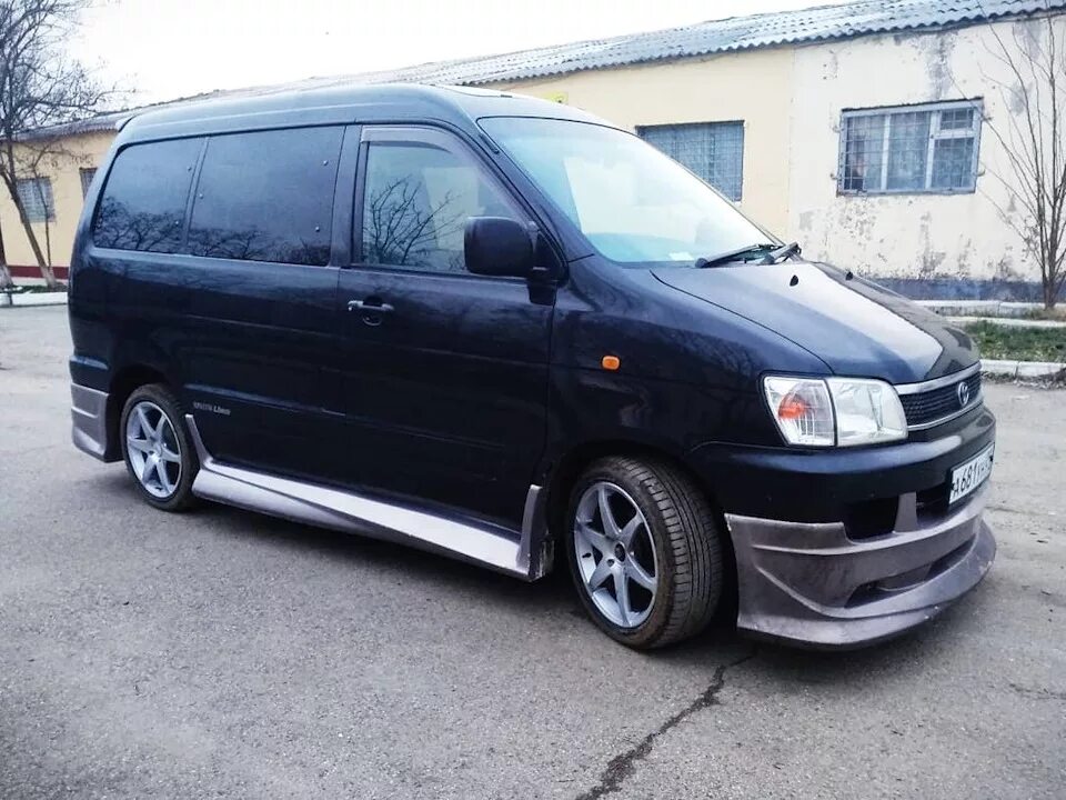 Таун айс sr50. Toyota Lite Ace Noah 2001 Tuning. Toyota Lite Ace Noah, cr40. Toyota Town Ace Noah. Lite Ace Noah в обвесах.